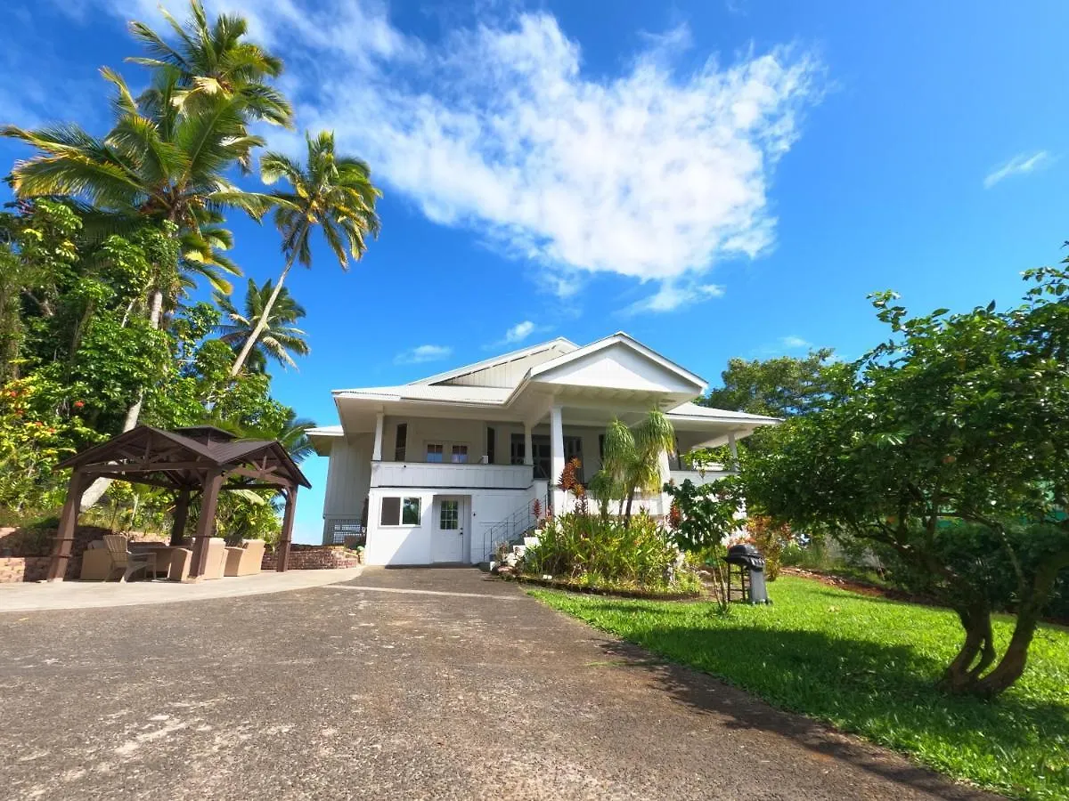 Hilo Bay Oceanfront Bed And Breakfast