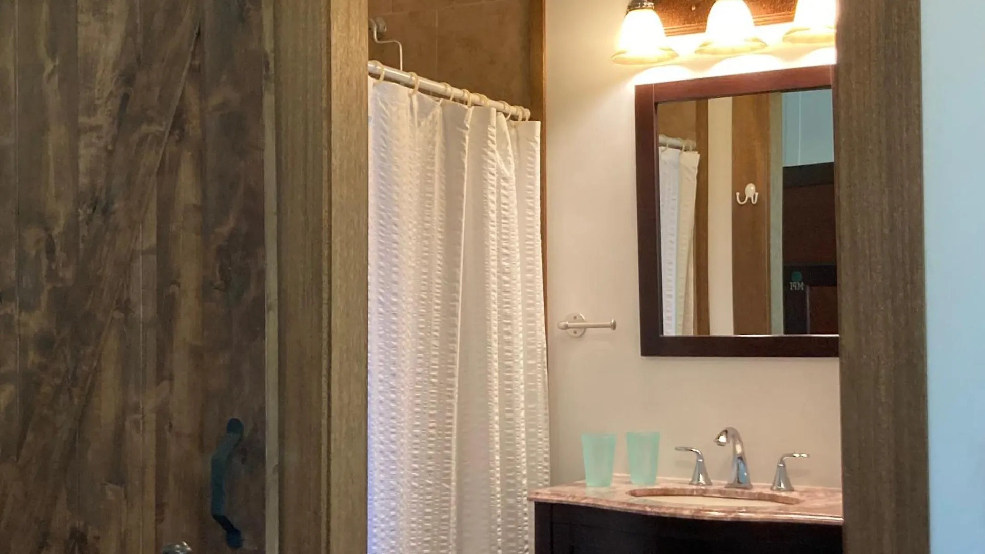 Hilo Bay Oceanfront Bed And Breakfast 3*,  ארצות הברית