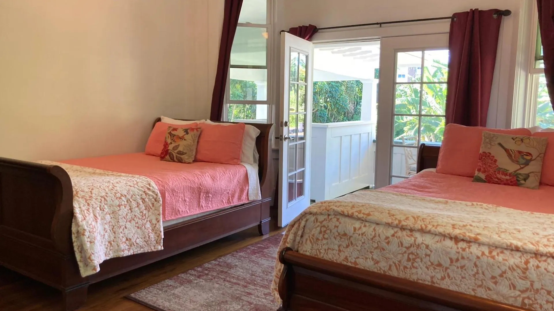 Hilo Bay Oceanfront Bed And Breakfast
