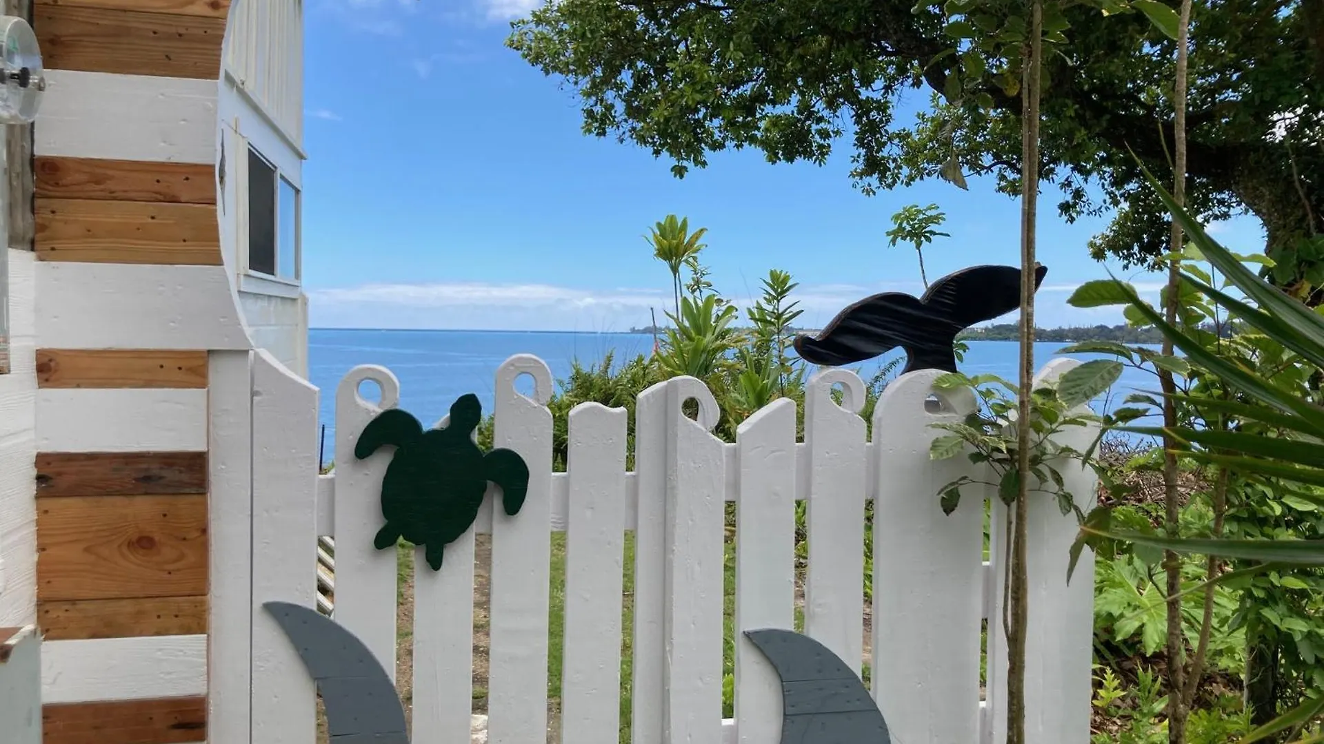 Hilo Bay Oceanfront Bed And Breakfast Couette-café