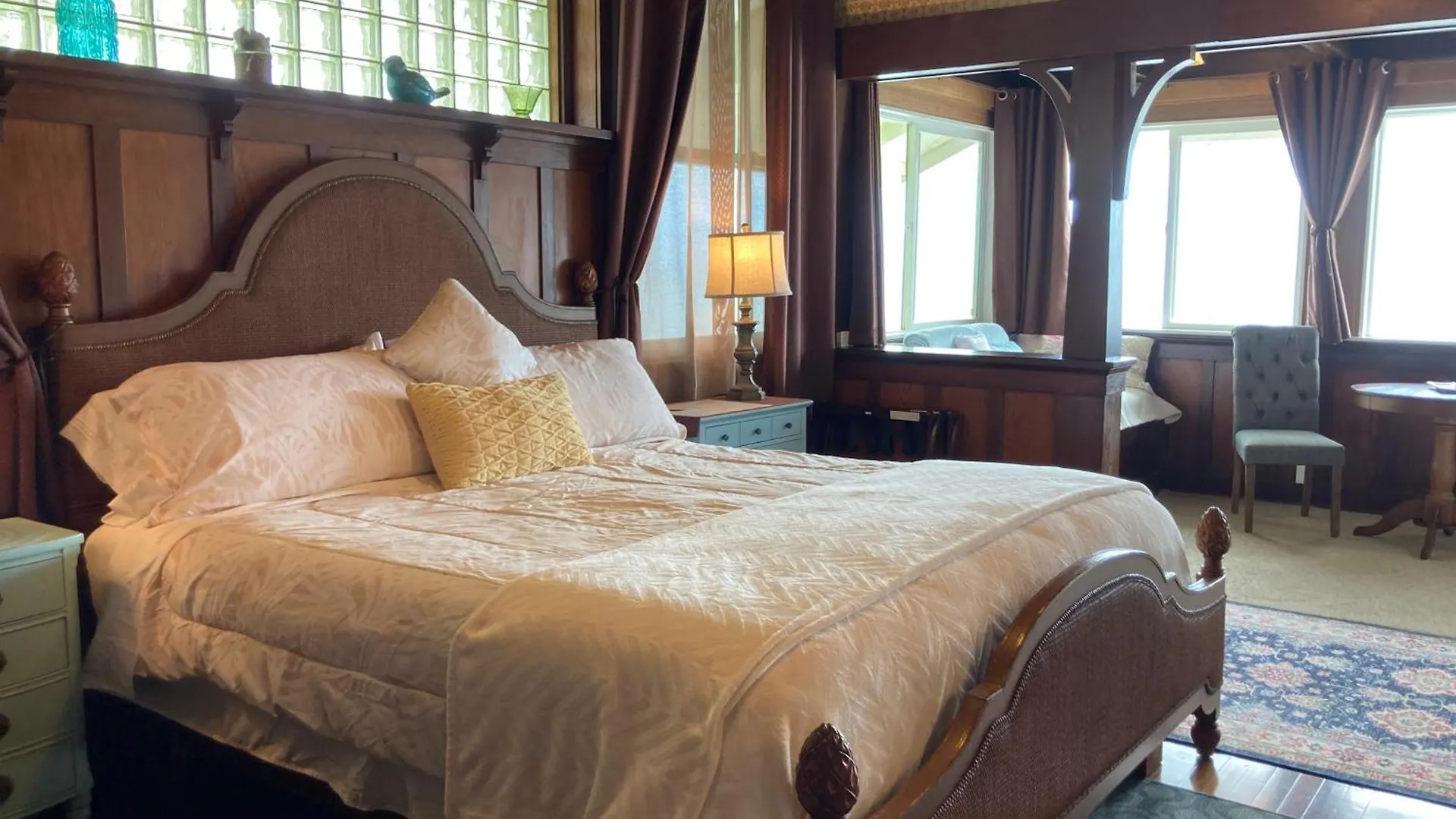 Hilo Bay Oceanfront Bed And Breakfast Couette-café